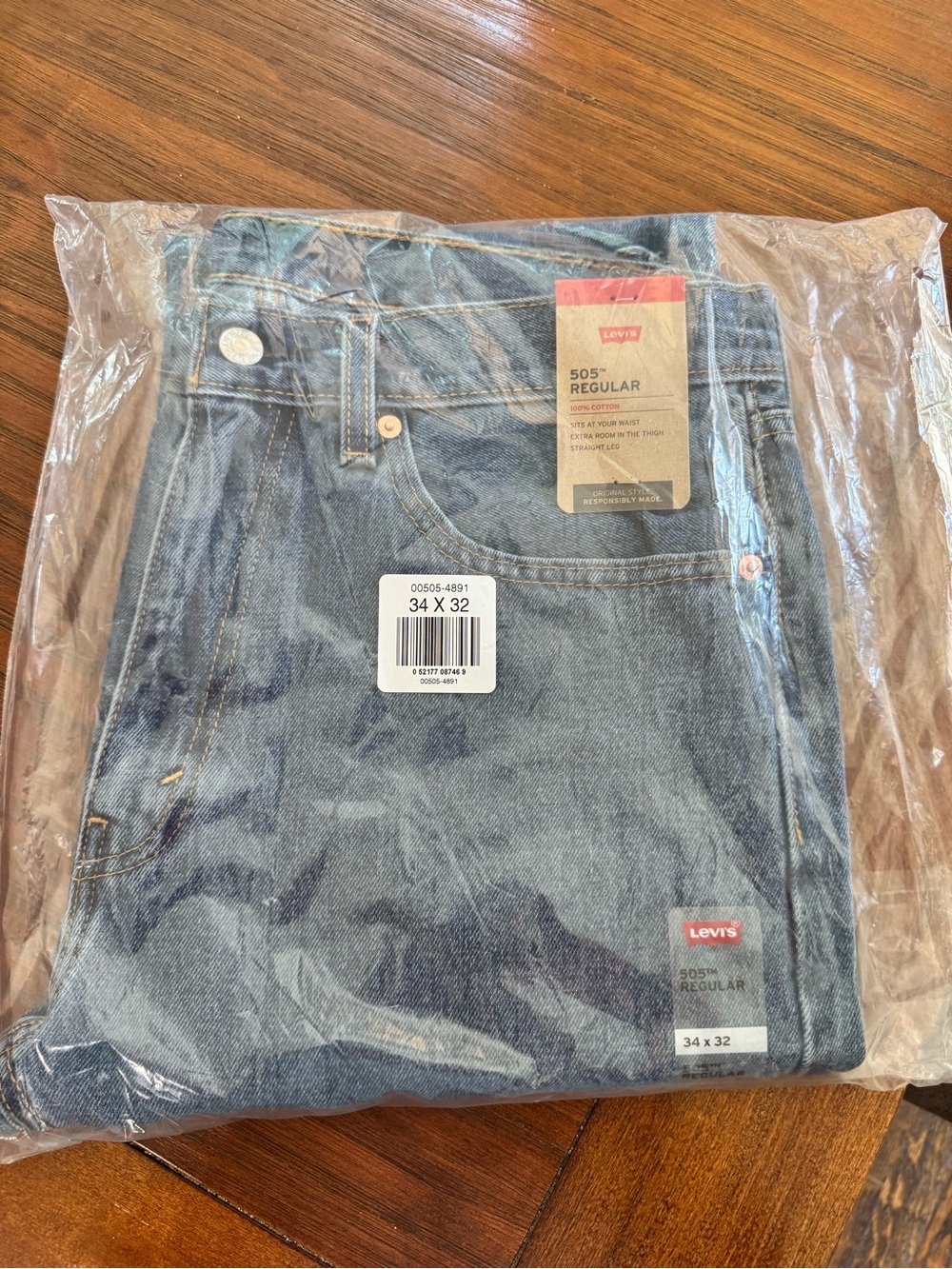 Levi's Men's Straight Jeans in Medium Blue Denim
